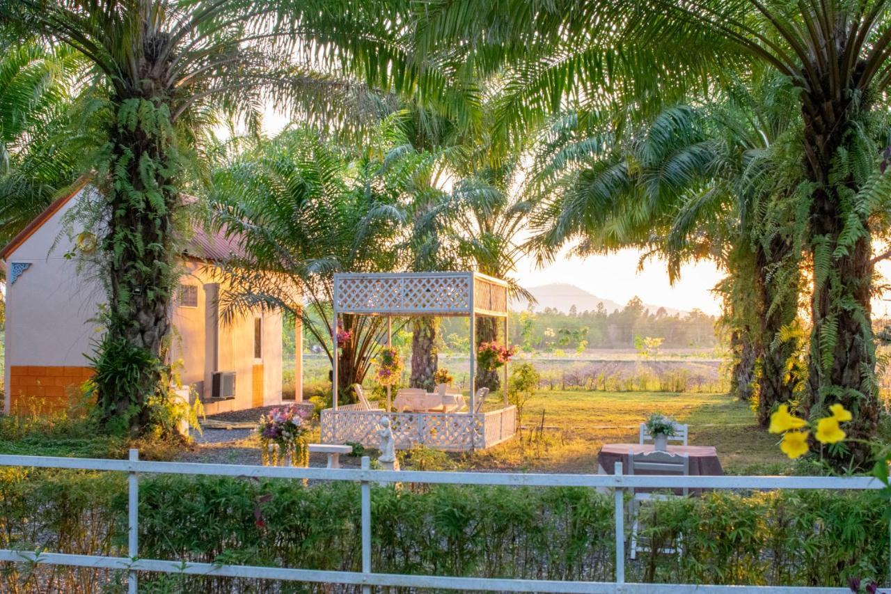 View Dao Jantra Hotell Chachoengsao Exteriör bild