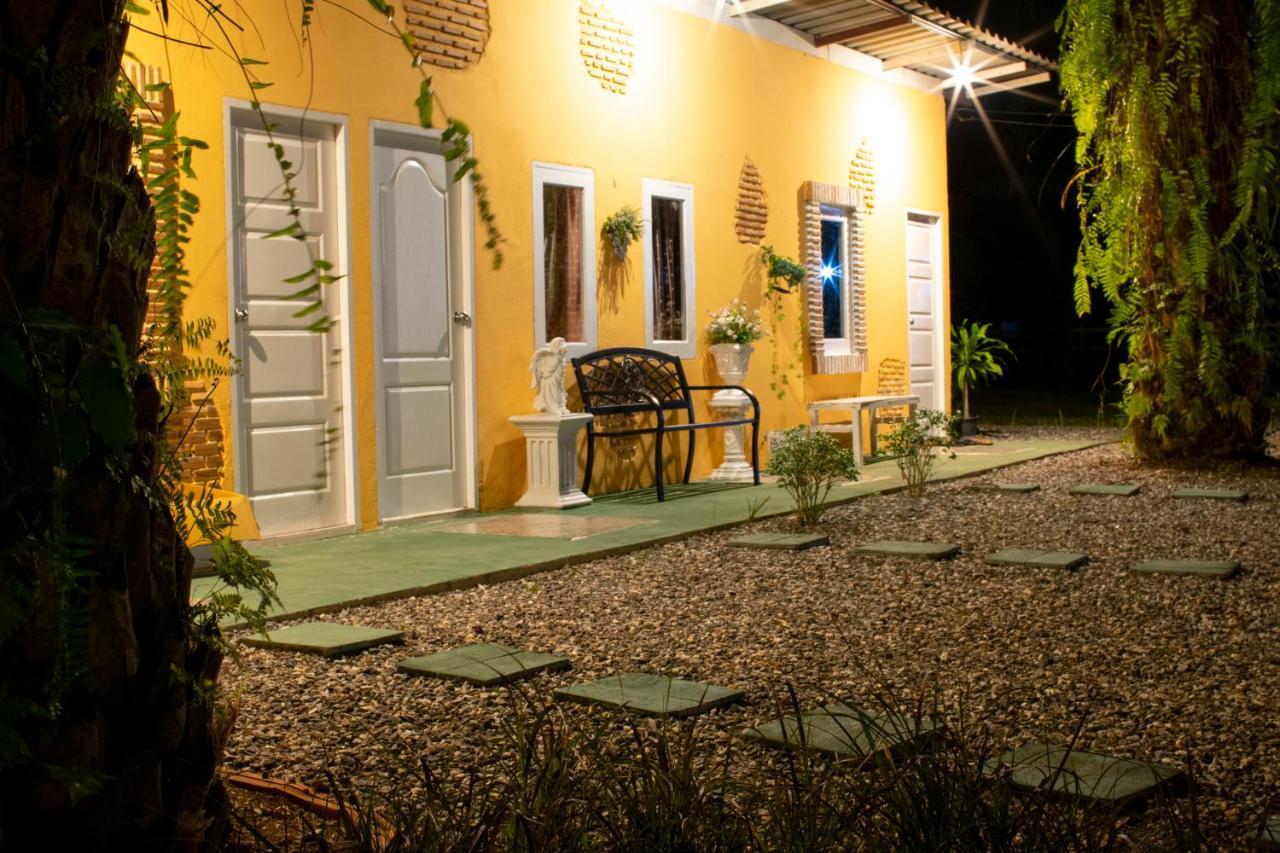 View Dao Jantra Hotell Chachoengsao Exteriör bild